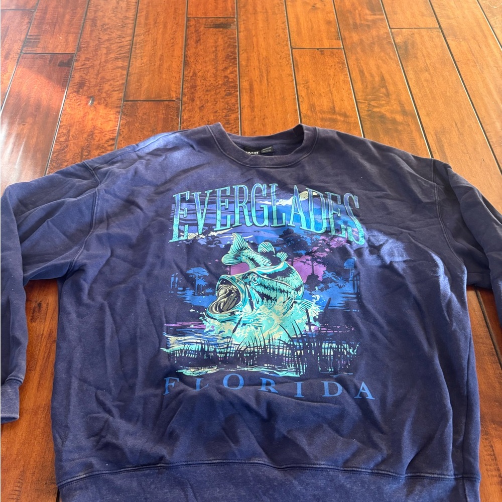 DARK GRAPHIC CREWNECK